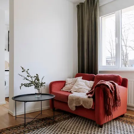 For Friends & Families Lejlighed *