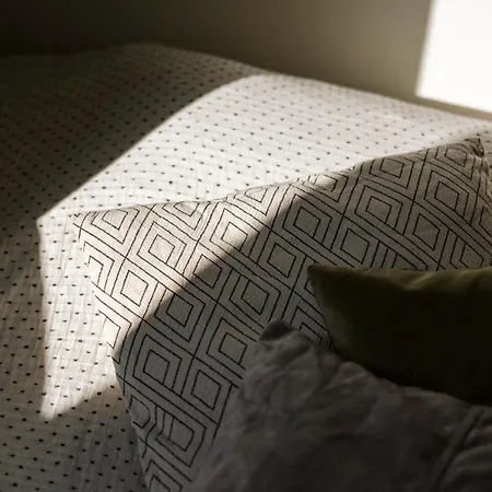 For Friends & Families شقة *